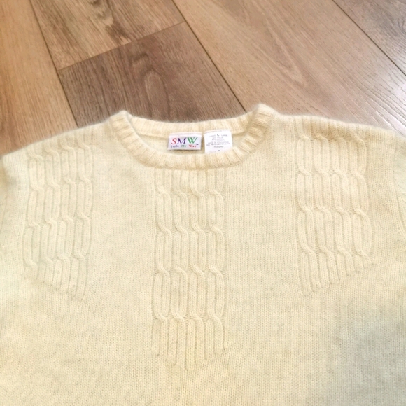 Vintage Angora Blend Sweater Cream Ladies Fit XS/S - Picture 3 of 3